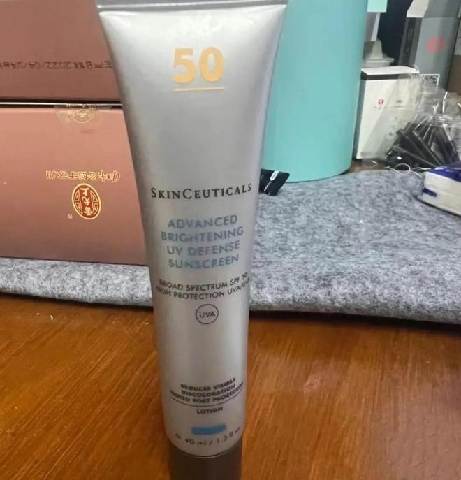 晒霜排行榜10强好用不贵的防晒霜推荐j9九游会俱乐部登录入口熬夜党十大防(图3)
